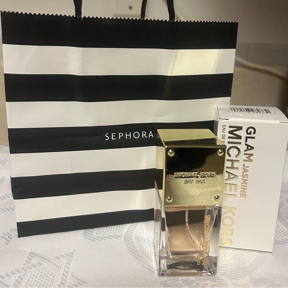 Micheal Kors Glam jasmine 1 oz